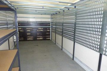 Kostymérna filmová Mercedes 8t