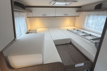 V347: zadní dvojlůžko rozložitelné na letiště