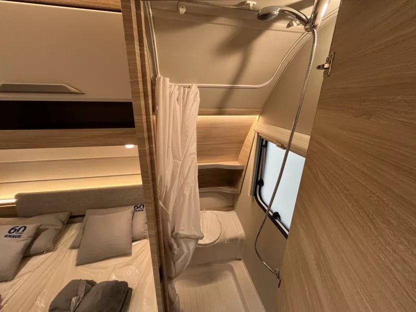 KNAUS SUDWIND 450 FU 60 YEARS