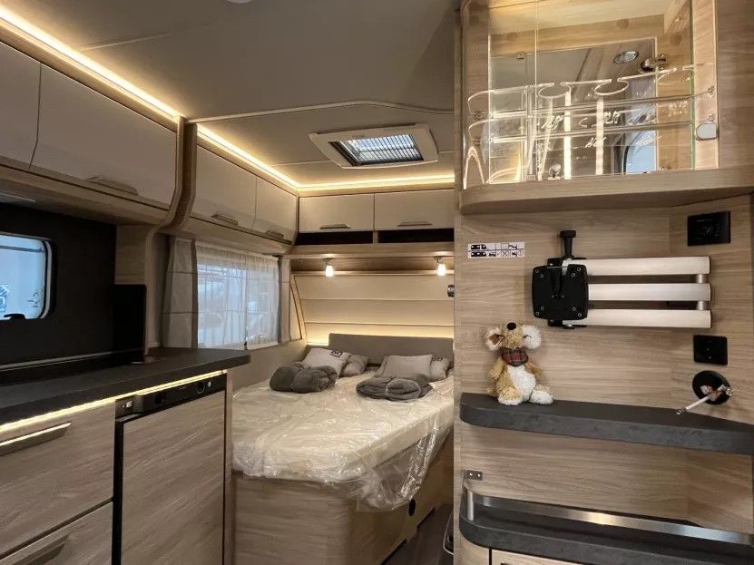 KNAUS SUDWIND 450 FU 60 YEARS