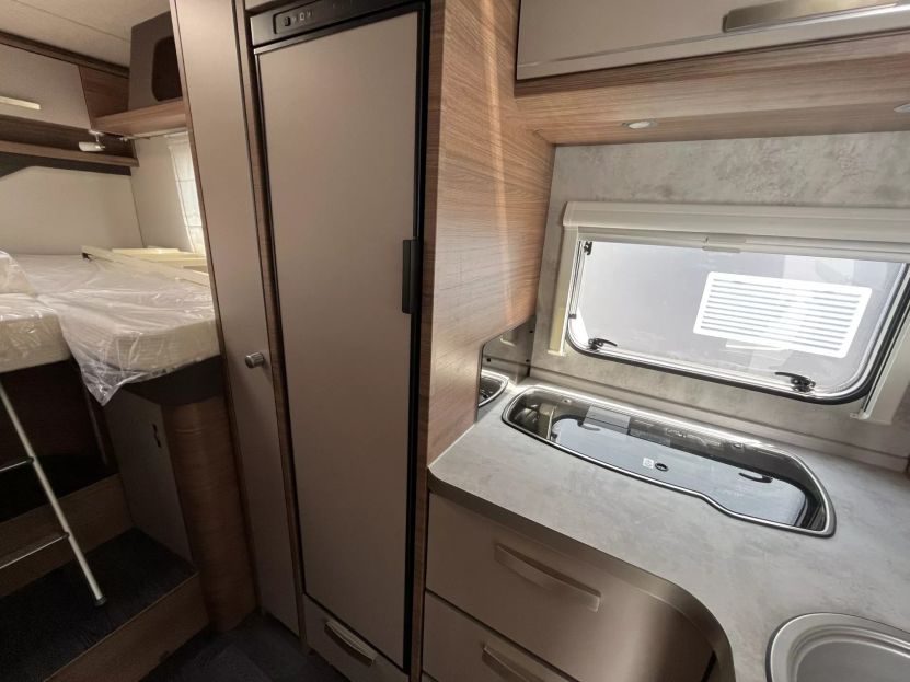 KNAUS LIVE WAVE 700 MEG