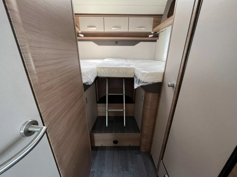 KNAUS LIVE WAVE 700 MEG