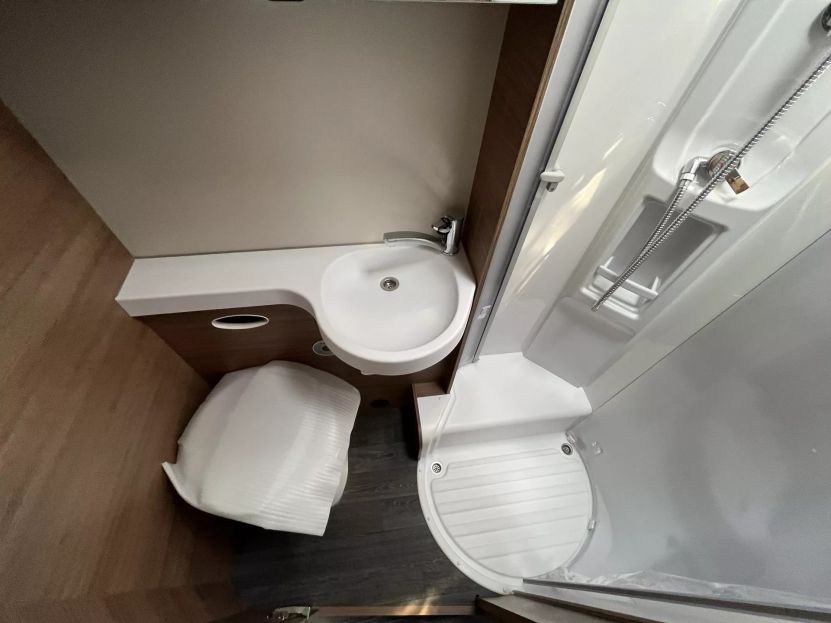 KNAUS LIVE WAVE 700 MEG