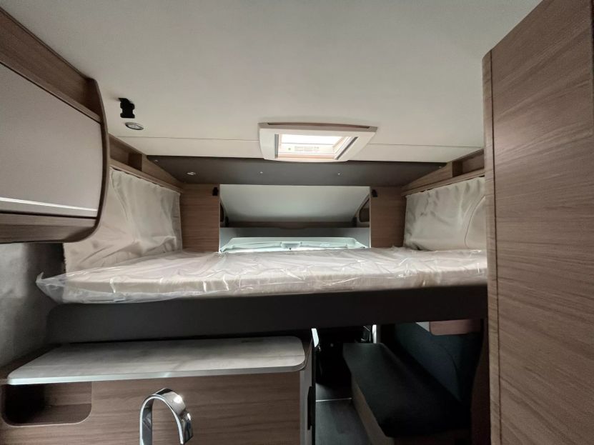 KNAUS LIVE WAVE 700 MEG