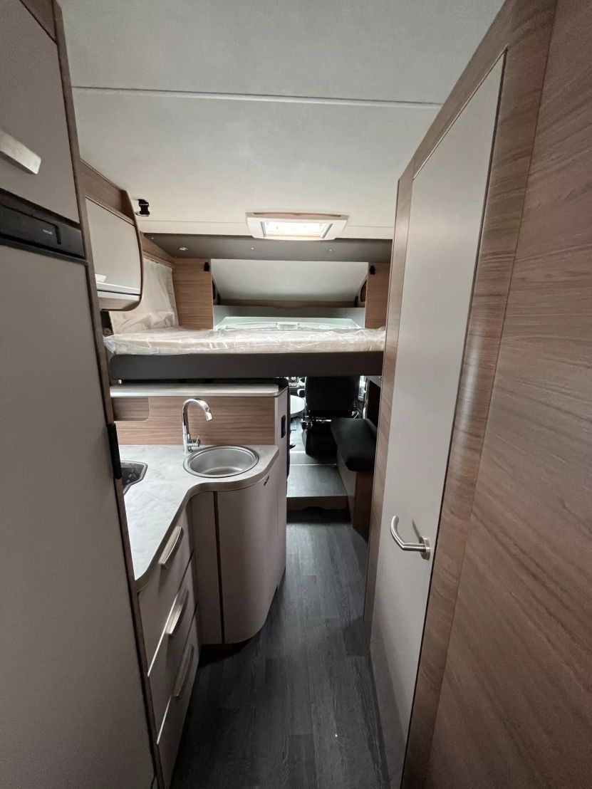 KNAUS LIVE WAVE 700 MEG