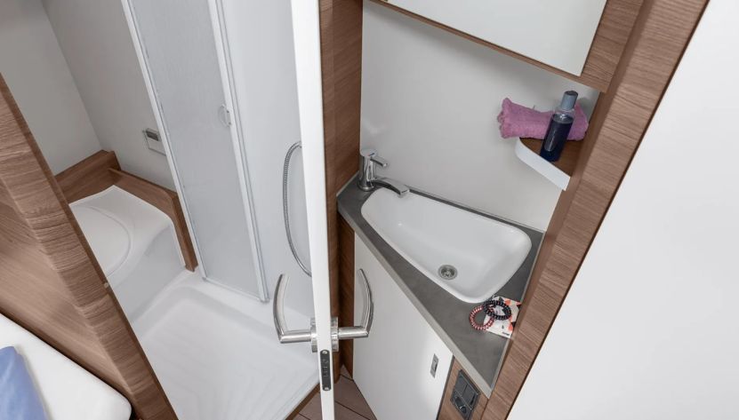 KNAUS LIVE WAVE 700 MEG