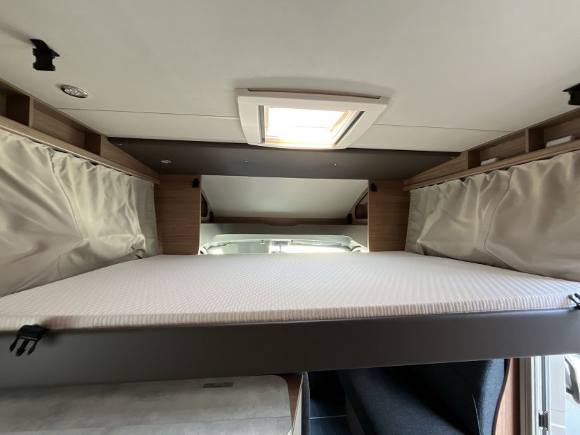 Knaus L!VE WAVE 700 MEG