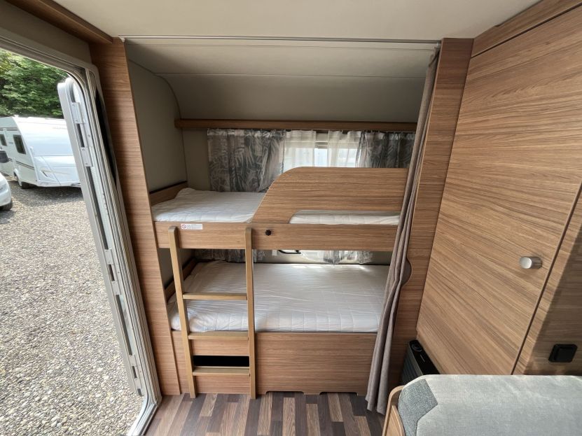 WEINSBERG CARAONE 500 FDK 2-PAL Č.2