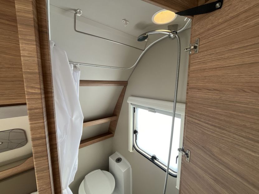 WEINSBERG CARAONE 500 FDK 2-PAL Č.2