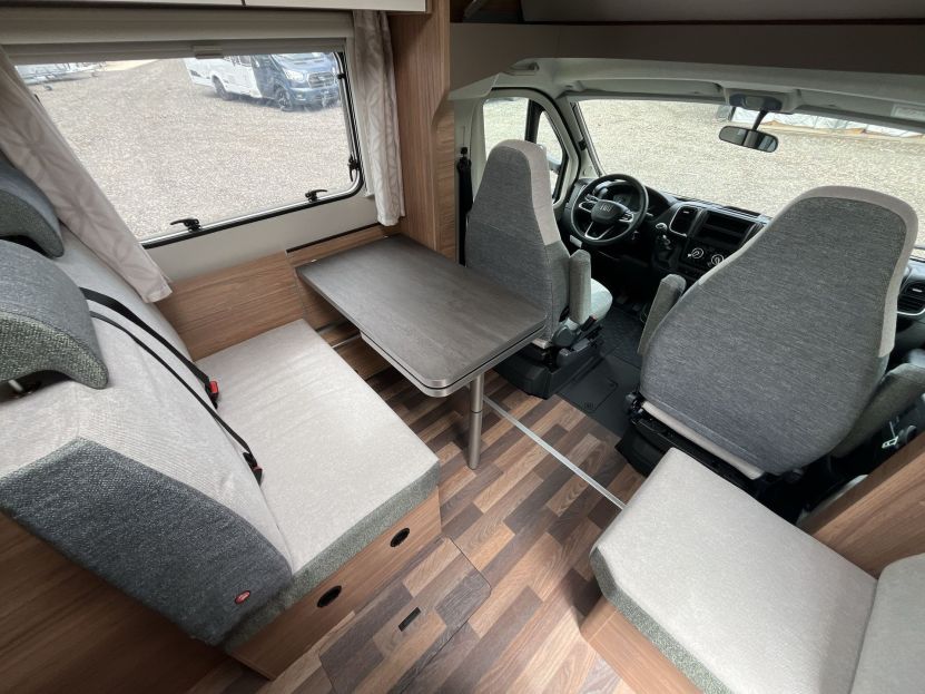 Weinsberg CaraHome 650 MEG (37)