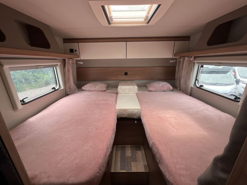 Weinsberg CaraHome 650 MEG (37)