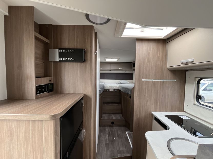 CARADO T 447 EDITION24 (92)