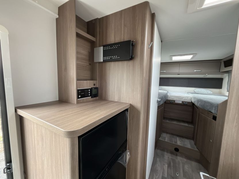 CARADO T 447 EDITION24 (92)