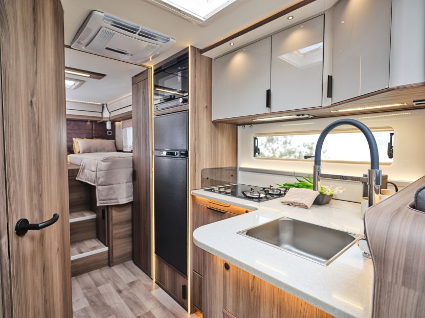 Kabe Travel Master Imperial i810 LGB