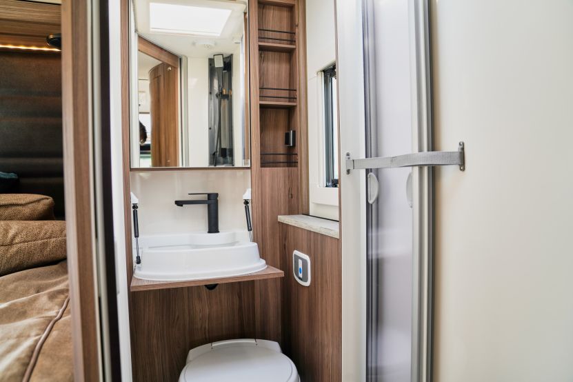 Kabe Travel Master Novum Compact 720 LXL 