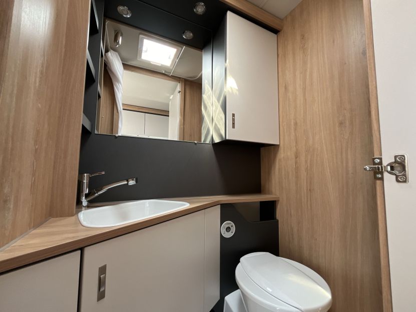 Knaus Sport 420 QD (57)