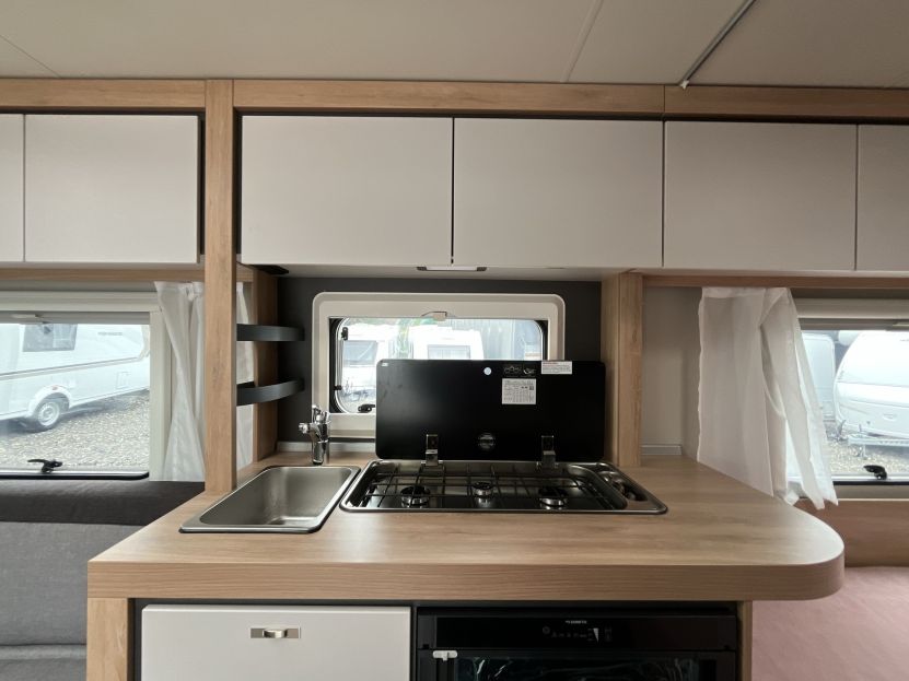 Knaus Sport 450 FU (70)