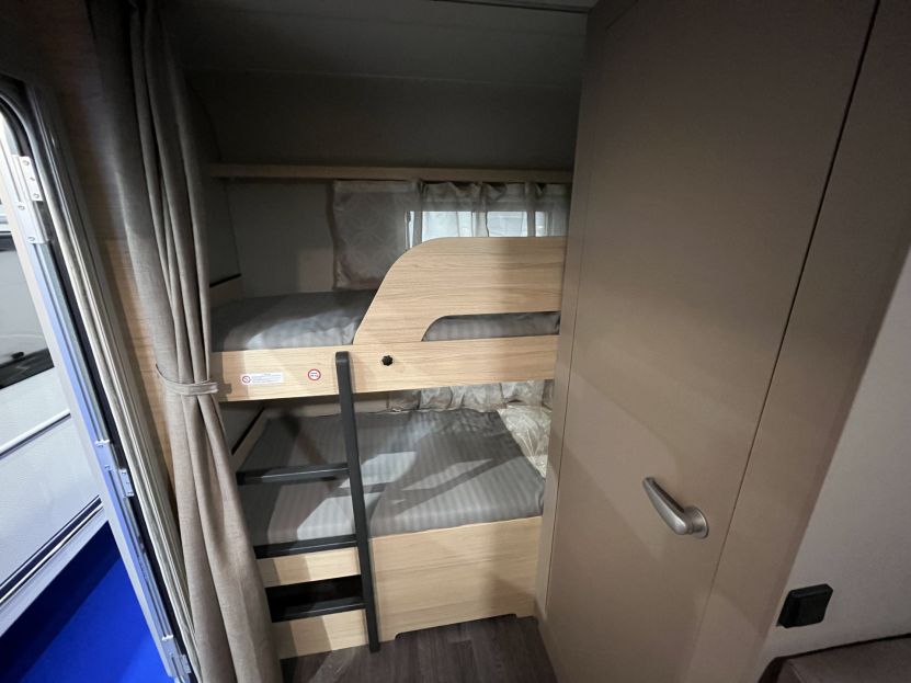 WEINSBERG CARACITO 470 QDK (64)