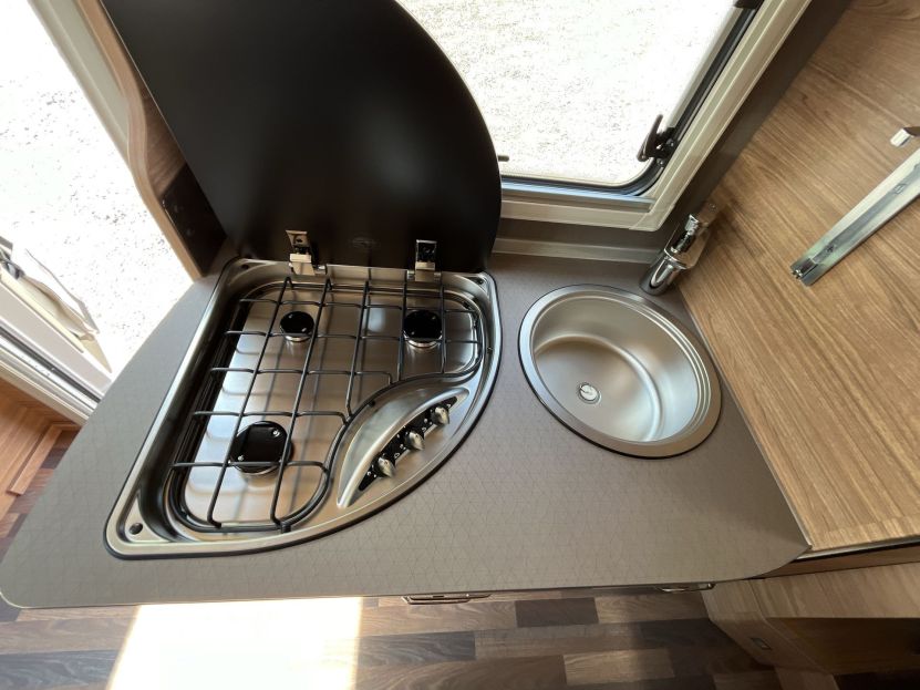 Weinsberg CaraCompact Suite PEPPER 640 MEG