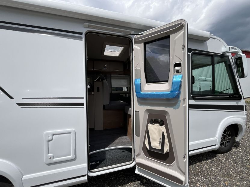 Knaus Live I 700 MEG