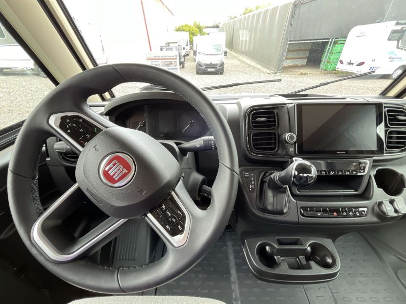 Knaus Live I 700 MEG