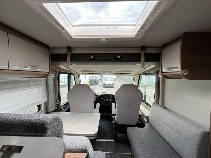 Knaus Live I 700 MEG