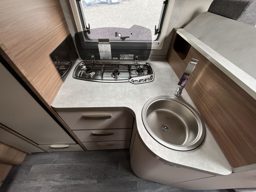 Knaus Live I 700 MEG