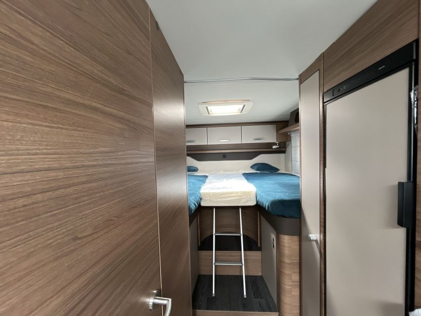 Knaus Live I 700 MEG