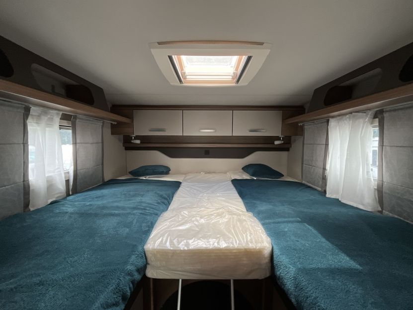 Knaus Live I 700 MEG