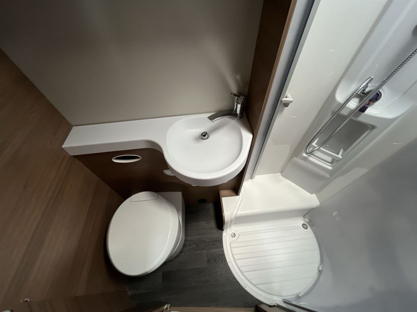 Knaus Live I 700 MEG