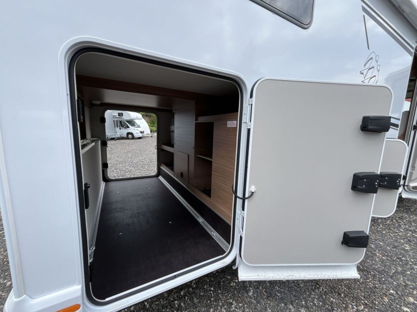 Knaus Live I 700 MEG