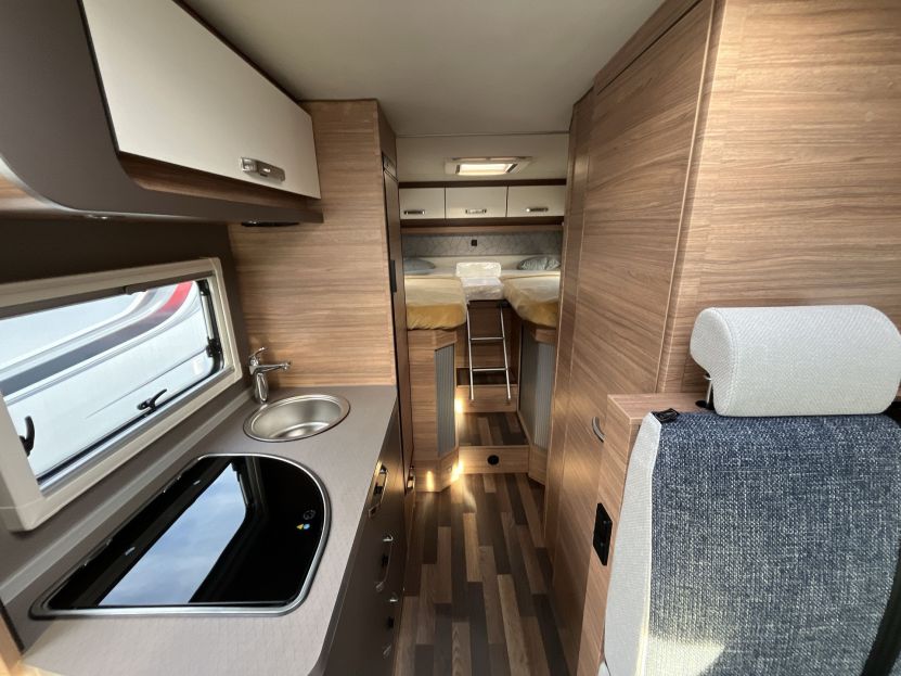 Weinsberg CaraCore 650 MEG (26)