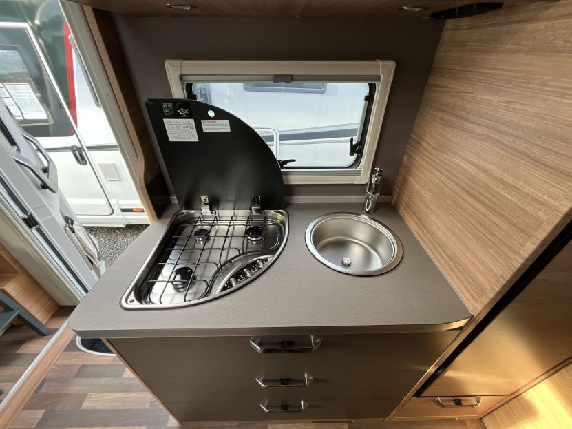 Weinsberg CaraCore 650 MEG (26)