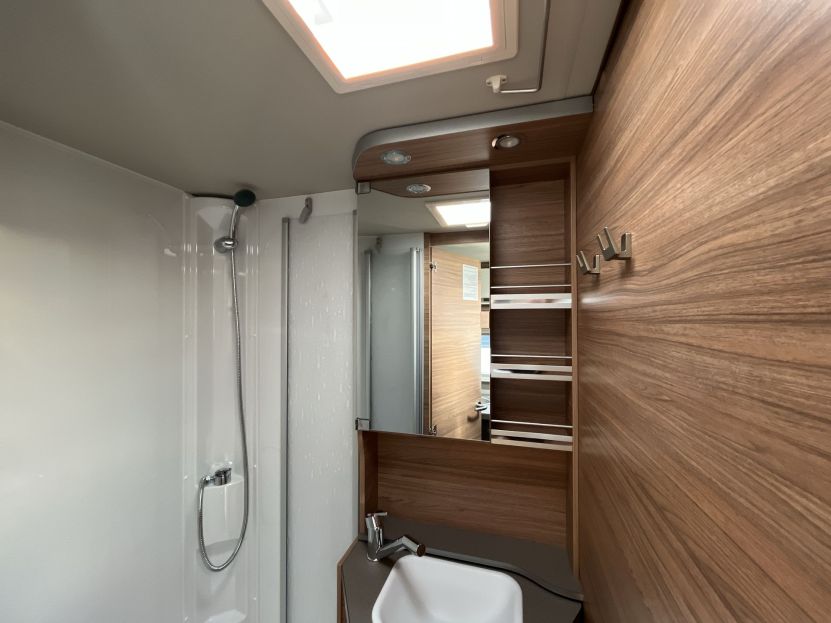 Weinsberg CaraCore 650 MEG (26)