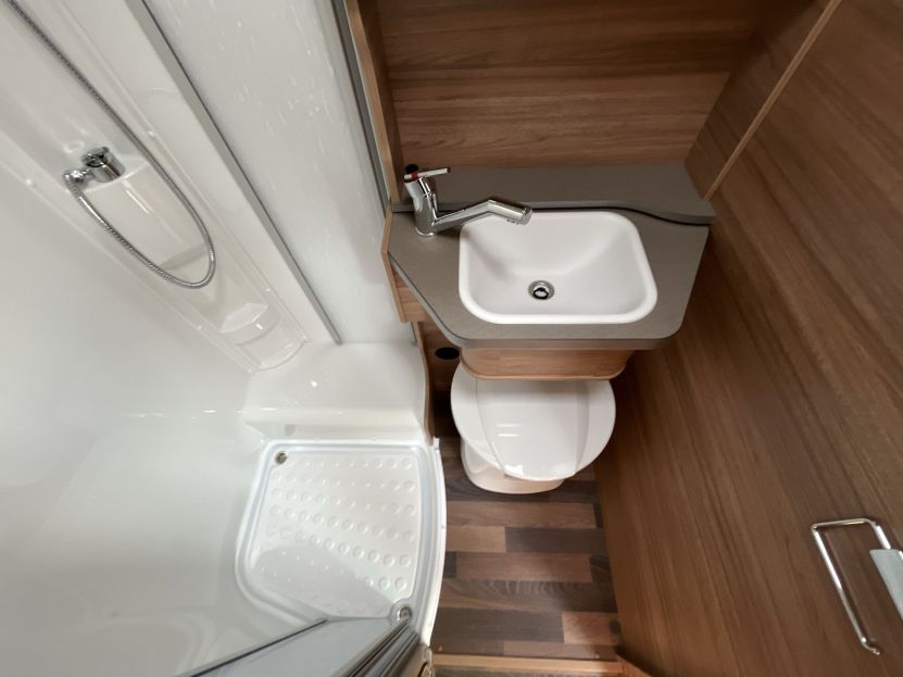 Weinsberg CaraCore 650 MEG (26)