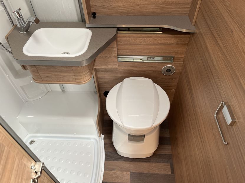 Weinsberg CaraCore 650 MEG (26)