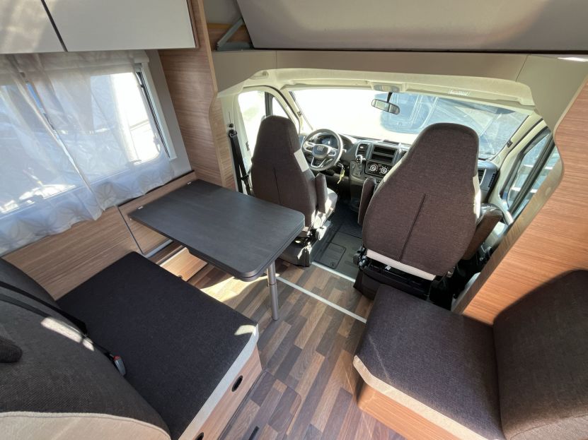 Weinsberg CaraHome 650 MEG (32)