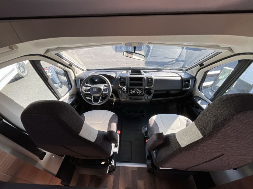 Weinsberg CaraHome 650 MEG (32)