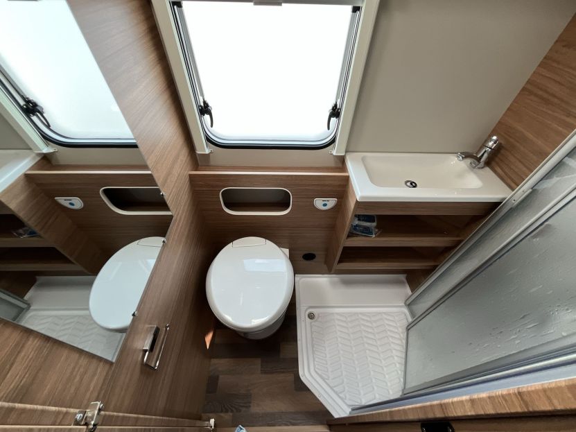 Weinsberg CaraHome 650 MEG (32)