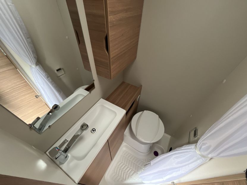 WEINSBERG CARAONE 390 QD