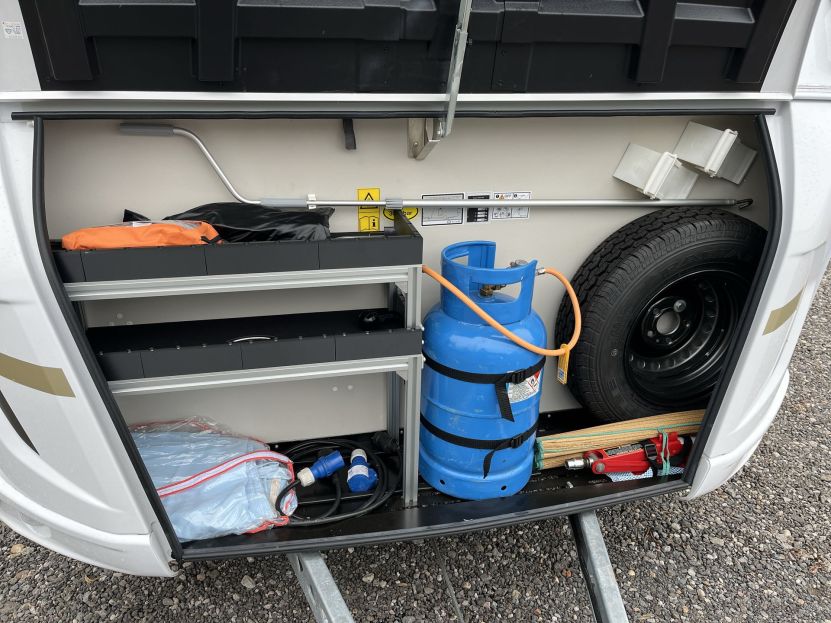 WEINSBERG CARAONE 390 QD