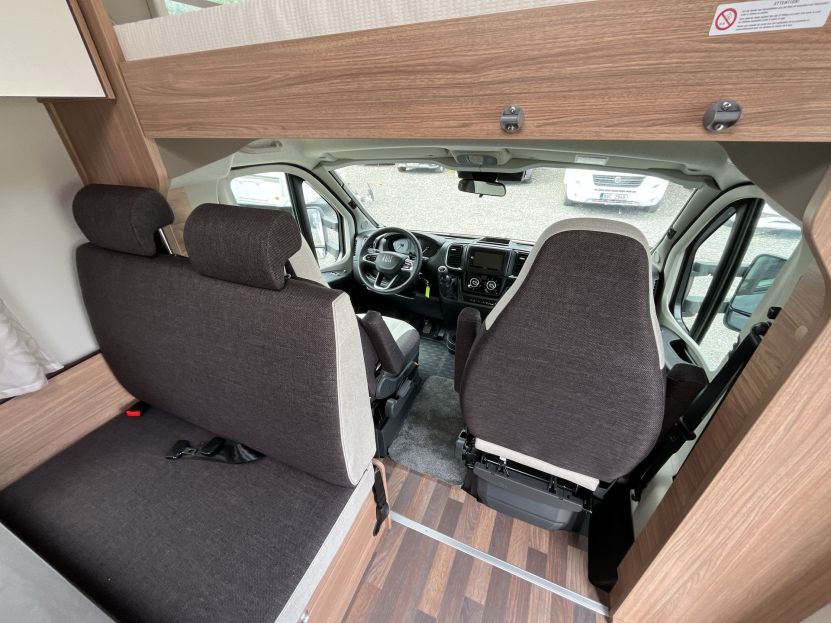 Weinsberg CaraHome 650 DG (42)