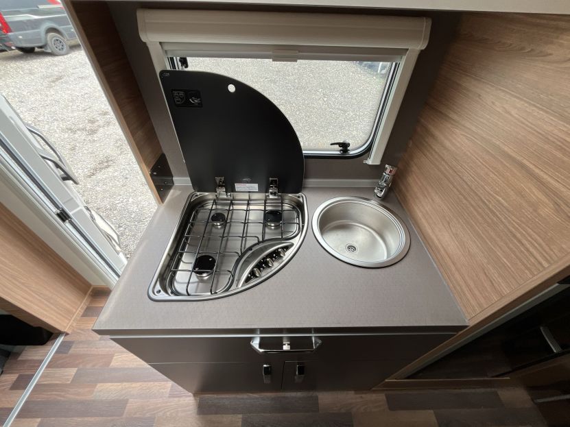 Weinsberg CaraHome 650 DG (42)