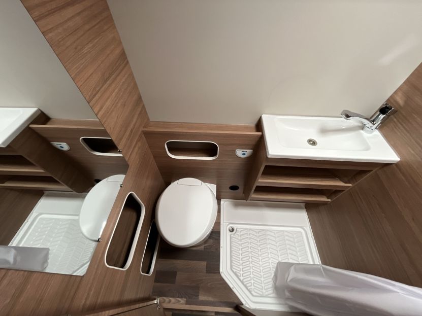 Weinsberg CaraHome 650 DG (42)
