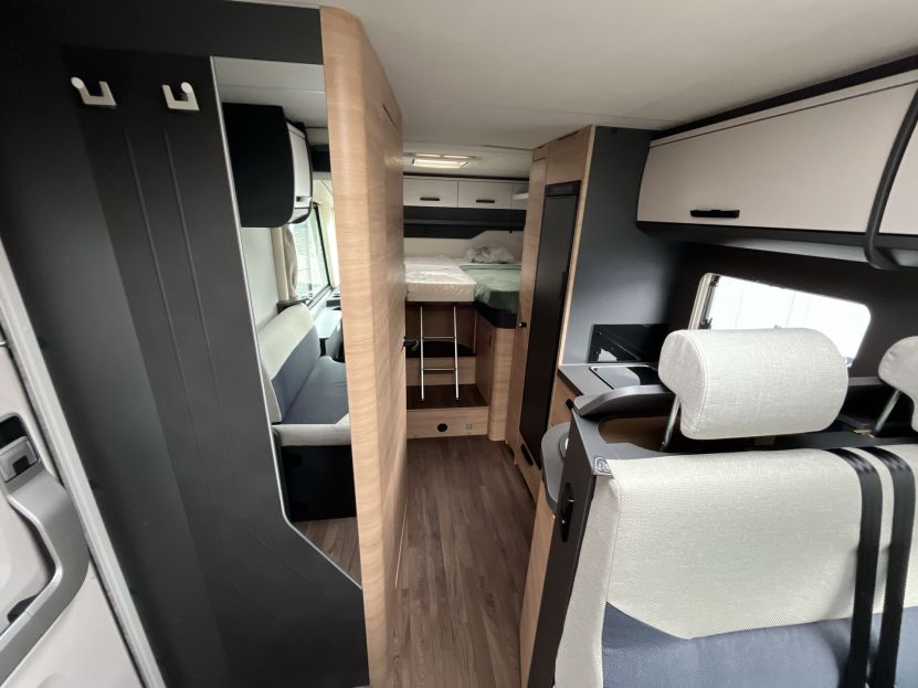 Knaus Live I 700 MEG (10)