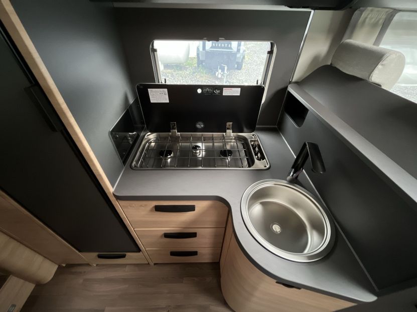 Knaus Live I 700 MEG (10)