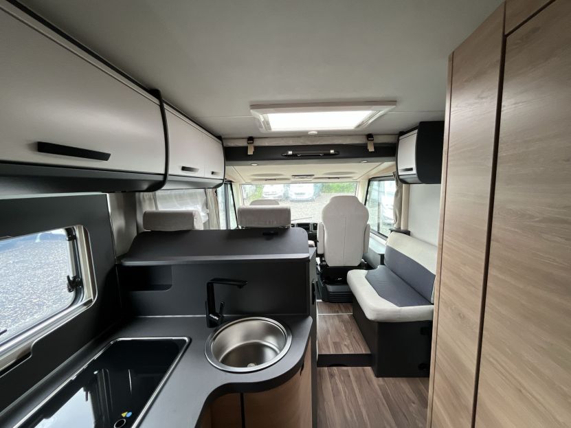 Knaus Live I 700 MEG (10)