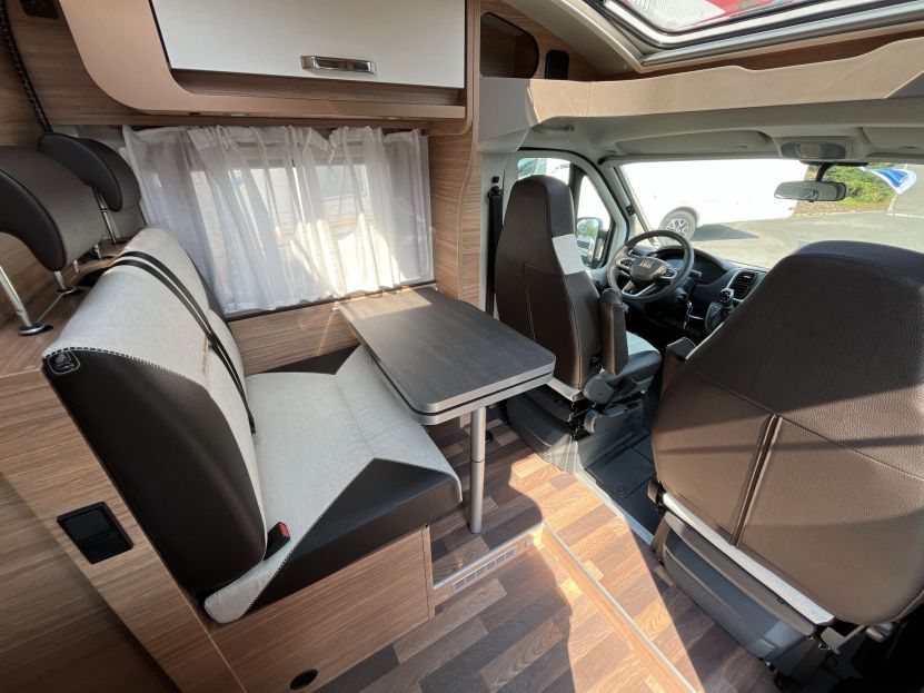 Weinsberg CaraCompact EDITION [PEPPER] 600 MEG (19)