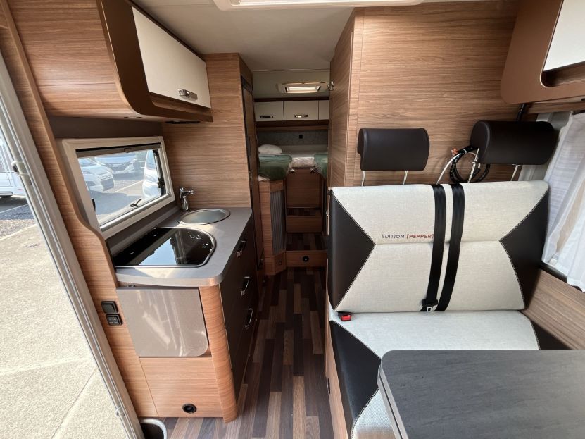 Weinsberg CaraCompact EDITION [PEPPER] 600 MEG (19)