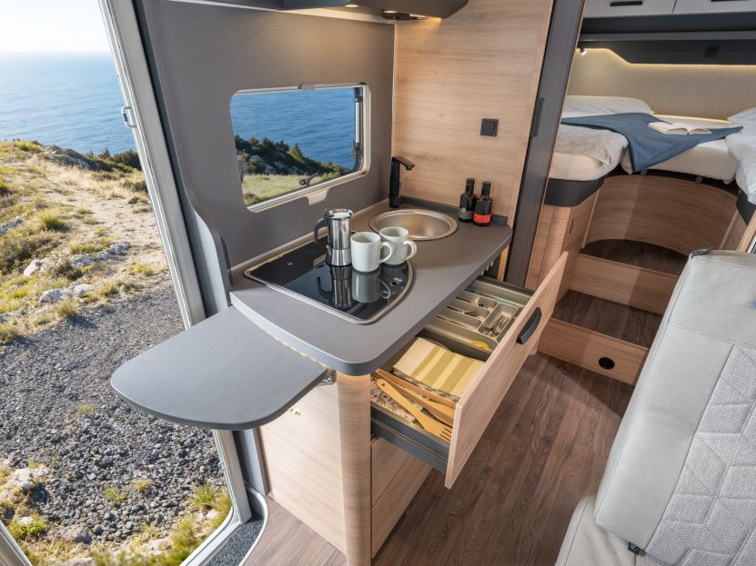 Knaus L!VE WAVE 650 MEG Platinum Selection